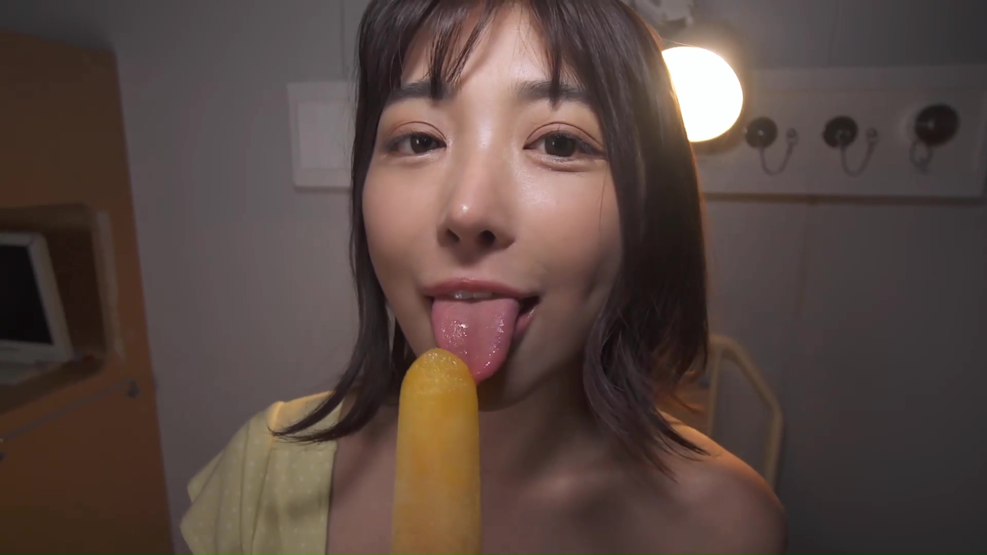 市原薫 極上妄想シチュエーションの疑似フェラ画像